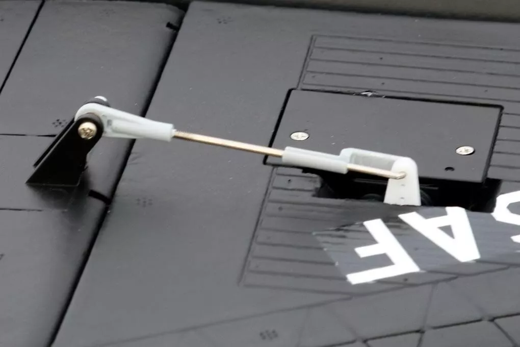unboxing and assembly of the Freewing SR-71 Blackbird Twin 70mm EDF RC Jet