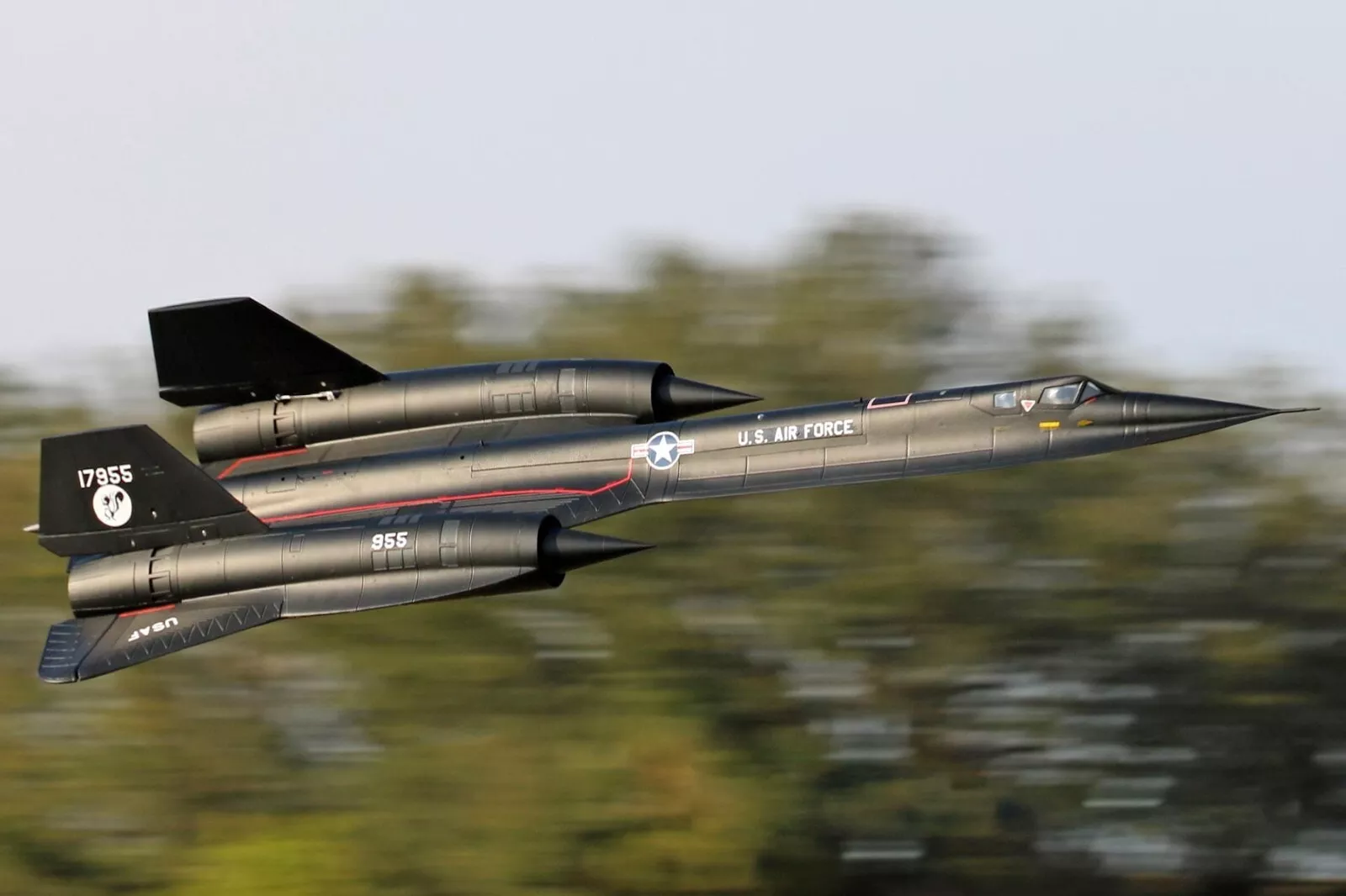 unboxing and assembly of the Freewing SR-71 Blackbird Twin 70mm EDF RC Jet