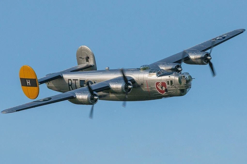 FlightLine B-24 Liberator Silver 2000mm (78 inch) Wingspan PNP FLW4011P RC Airplane