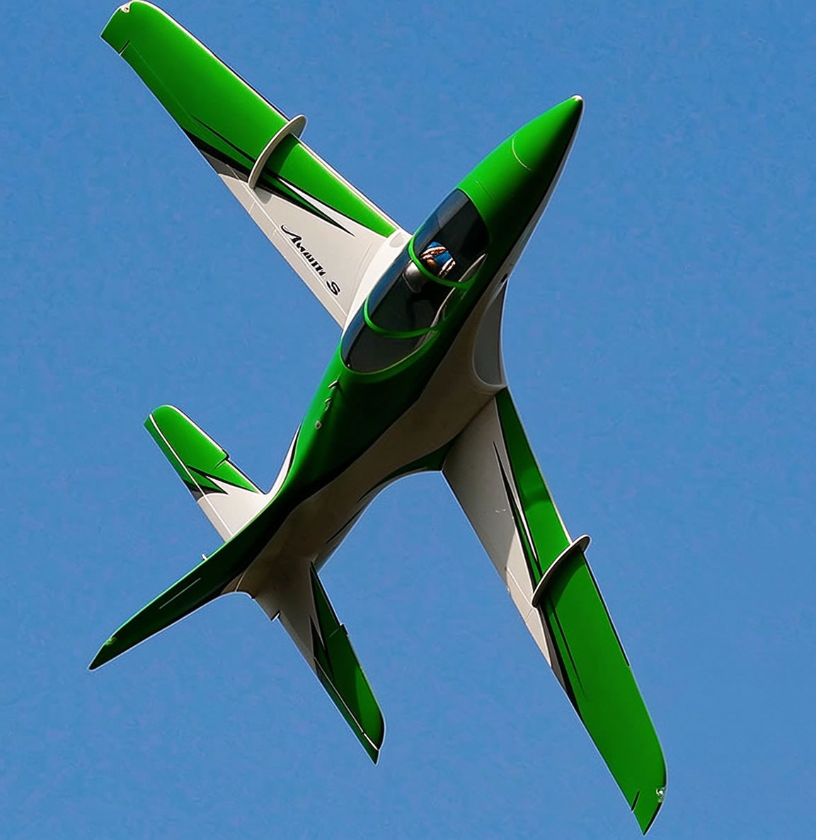 Freewing Avanti S Green High Performance 90mm EDF Sport 8S PNP Jet