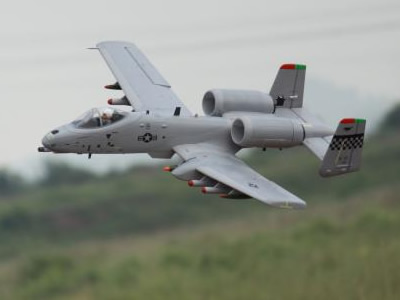 a 10 thunderbolt rc plane
